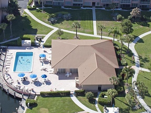 2nd image of 901 Gardenia Dr APT 176