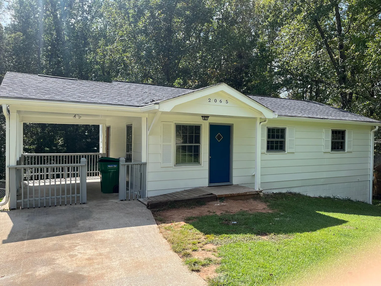 3 bed, 1024 sqft, $1,550 — Photo 1
