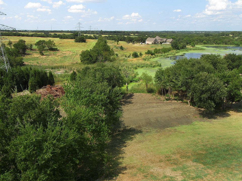 1st image of 301 Eagles Crest Dr