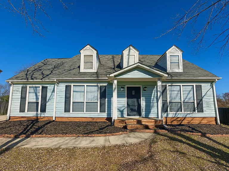 9501 Pondside Ln — Photo 2
