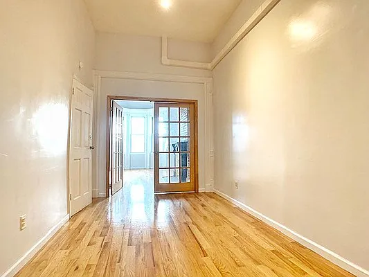 Rented by Nooklyn NYC LLC | media 24