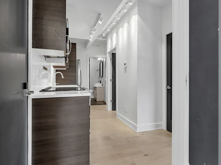 182 Waterman St #2D — Photo 8
