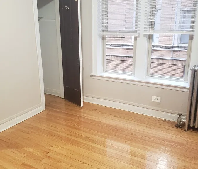 4259 W Addison St — Photo 1