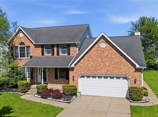 21 W Royal Hill Dr, Orchard Park, NY 14127