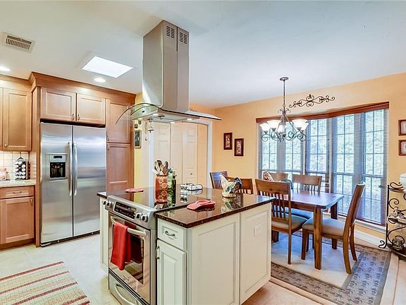 3rd image of 7229 Timberidge Dr
