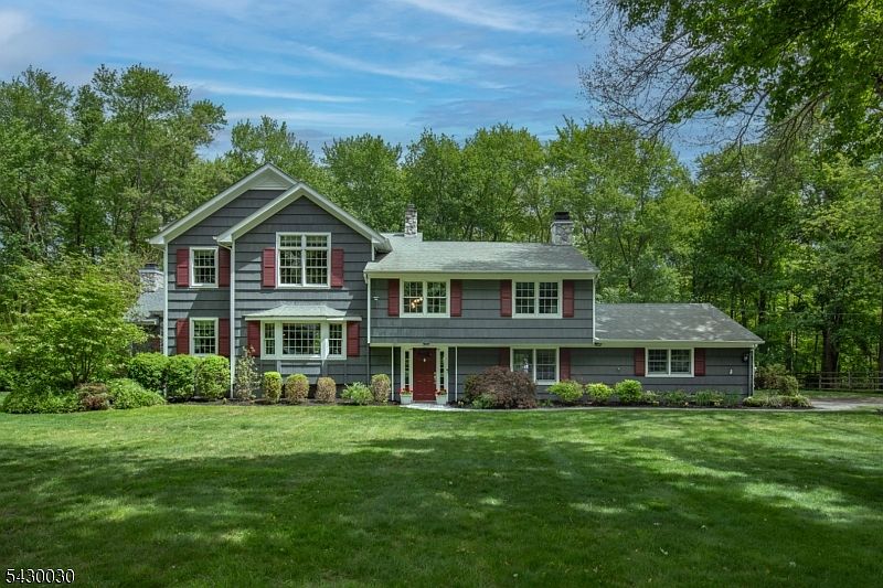 1st image of 77 Riverside Dr
