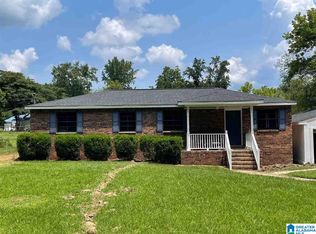 625 Pinewood Ave, Bessemer, AL 35023