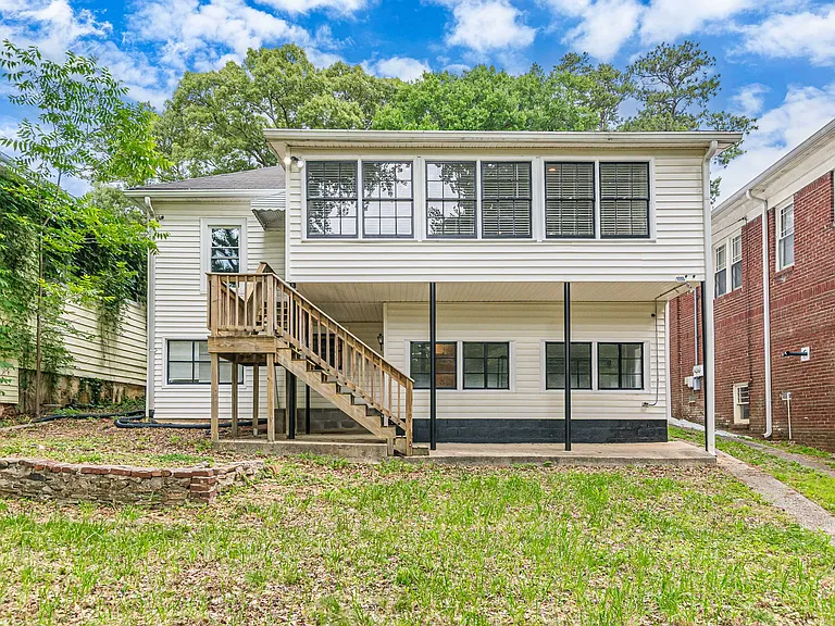 1688 Neely Ave — Photo 11