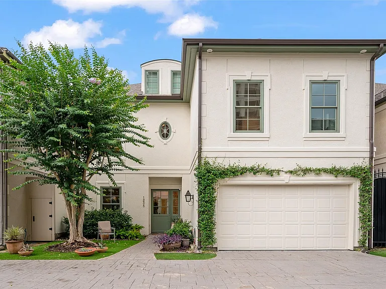 1235 Wynden Oaks Garden Dr — Photo 1