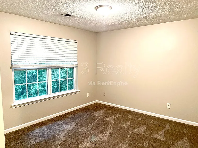 311 Coral Cir — Photo 18