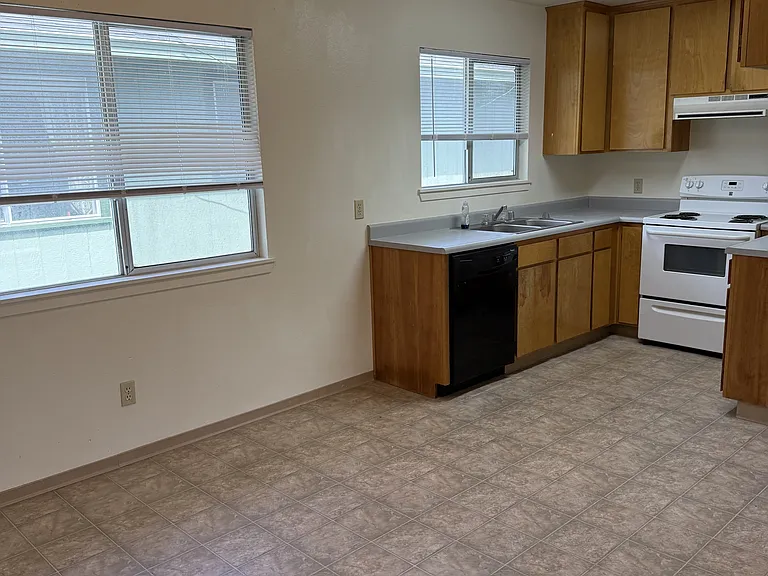 1260 Haven Ln #3 — Photo 3