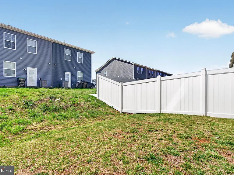 183 Caterpillar Dr — Photo 32