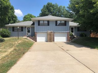 6017 Savannah Rd, Saint Joseph, MO 64505