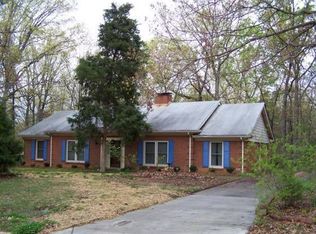 15605 Fairfield Dr, Matthews, NC 28104