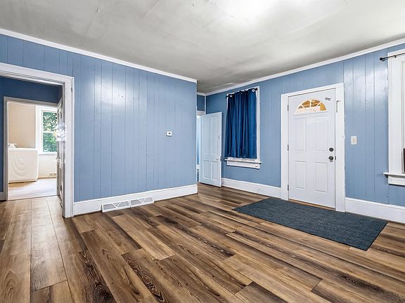 4th image of 2418 Broadway St