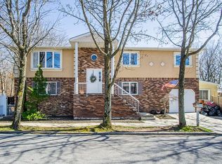 51 Cottonwood Ct, Staten Island, NY 10308