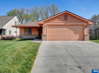 3040 Stephanos Dr, Lincoln, NE 68516