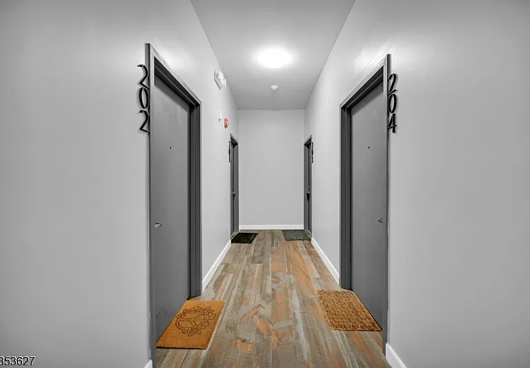 180 Spring St — Photo 14