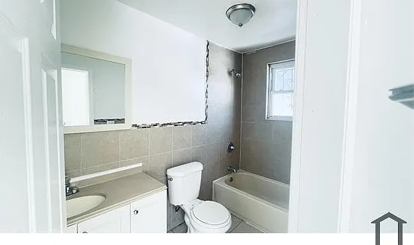 2 bed, 1800 sqft, $3,058 — Photo 2