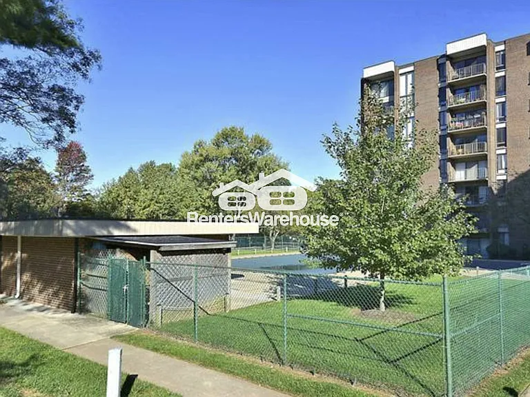 9820 Georgia Ave #303 — Photo 15