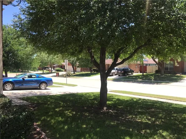 744 Quail Dr, Saginaw, TX 76131