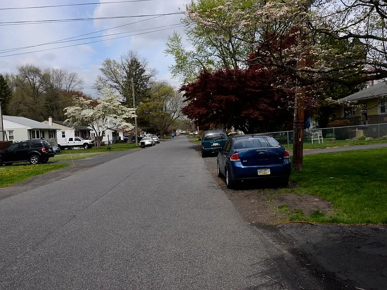415 Parkview Ave — Photo 4