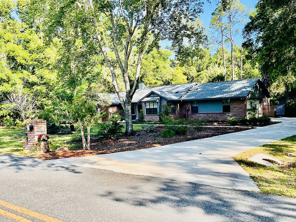 1643 NW Frontier Dr - Property Image