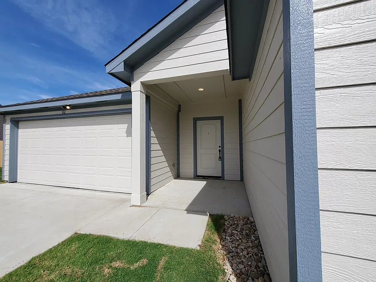 112 Canales Cir — Photo 3