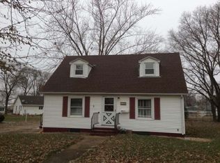 1317 2nd St, Henry, IL 61537