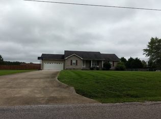 1654 Parker Rd, Manchester, TN 37355