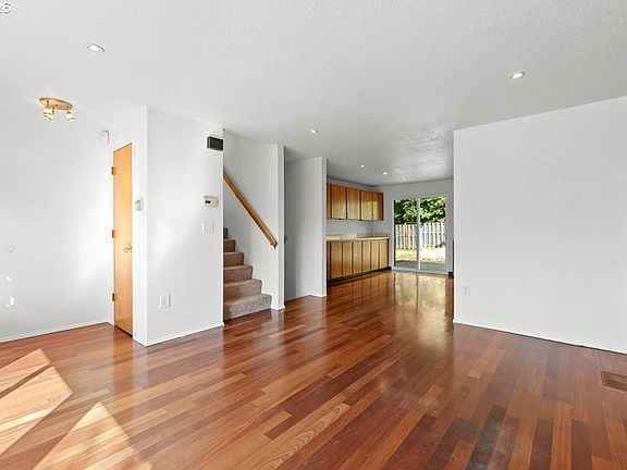 4th image of 6924 SE 116th Ave