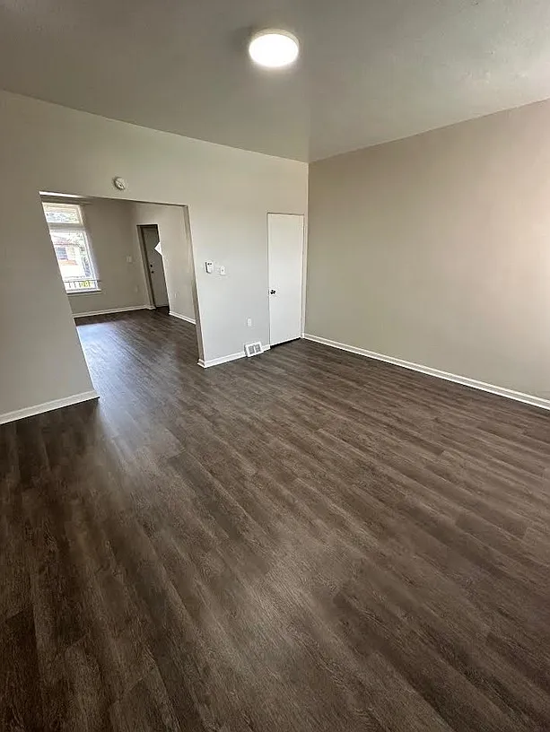 519 Marwood Avenue - 527 — Photo 3