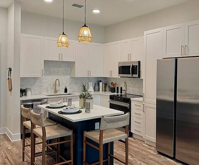 5200 W Tyson Ave — Photo 8