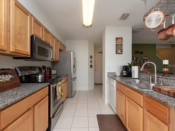 4th image of 7970 Carriage Pointe Dr