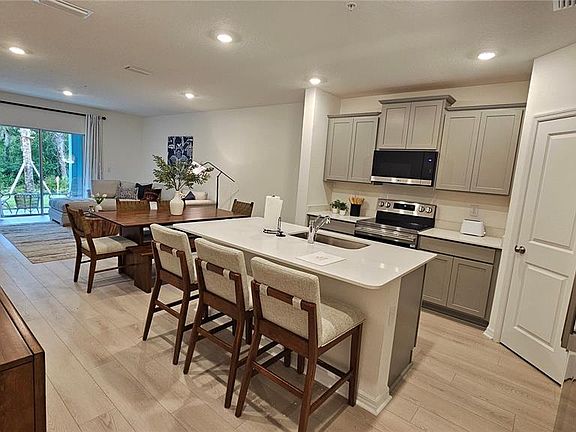 4th image of 19912 MADERA CIRCLE