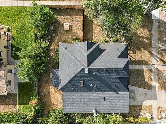 5th image of 902 Prospect