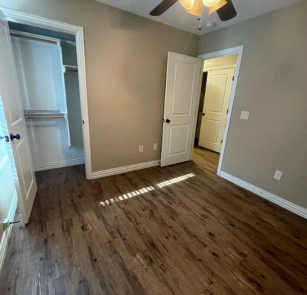 408 W Johnson St — Photo 7