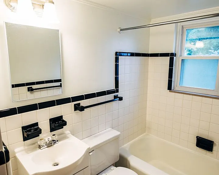 501 W Hillsdale — Photo 13