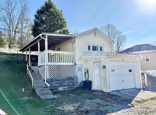 818 Victory Ave, Grafton, WV 26354