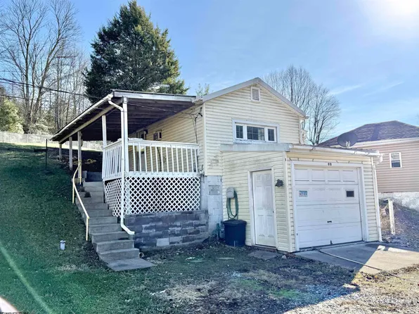 818 Victory Ave, Grafton, WV 26354