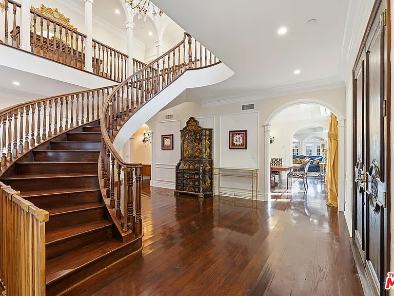 900 Chantilly Rd — Photo 8