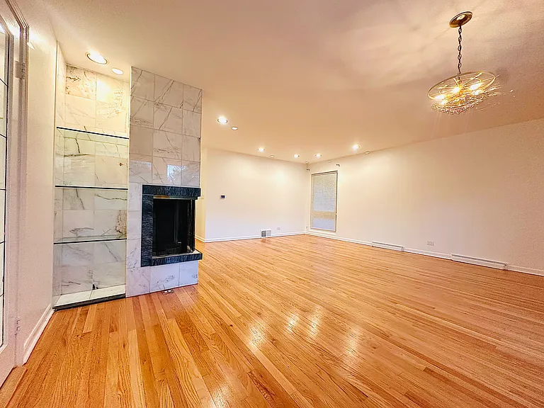 9010 Crawford Ave — Photo 5