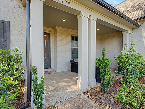 5th image of 6439 Wells Grove Dr