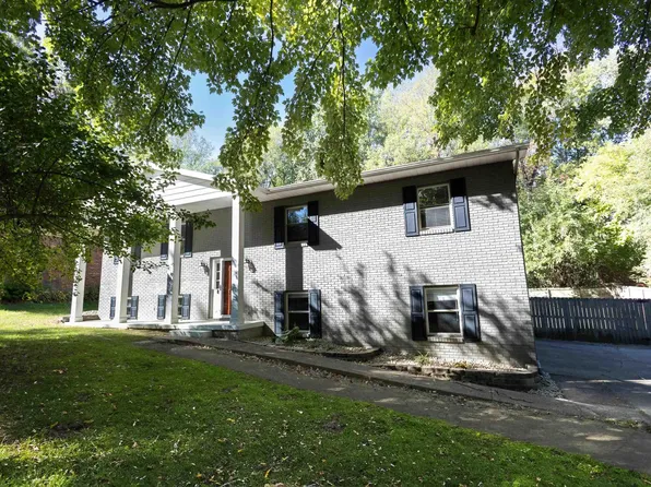5255 Woodridge Dr, Newburgh, IN 47630