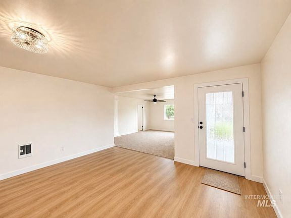 2nd image of 1801 Hansen Ave