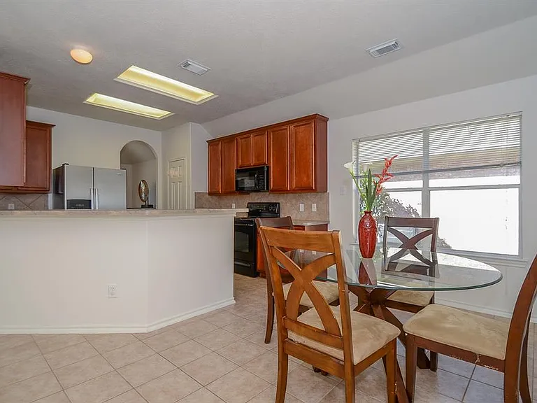 Kitchen Area / Breakfast Nook