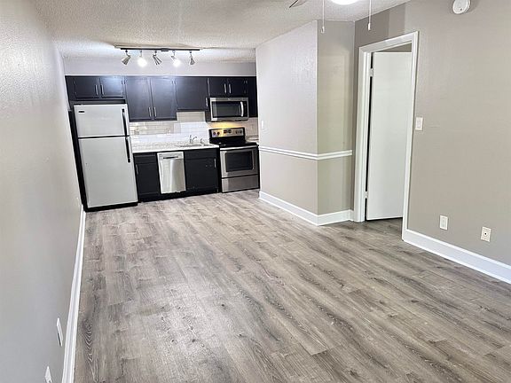 4th image of 403 Hayden Rd APT 211