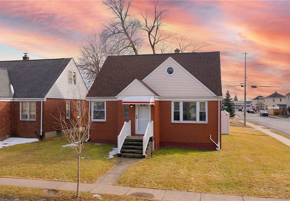 1st image of 76 Hoover Ave