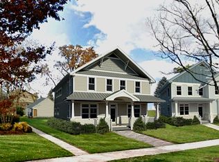 256 N Maple Ave, Elmhurst, IL 60126