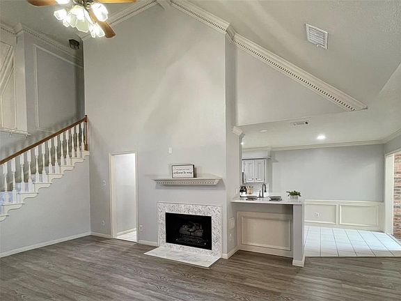 4th image of 18226 Vinland Dr